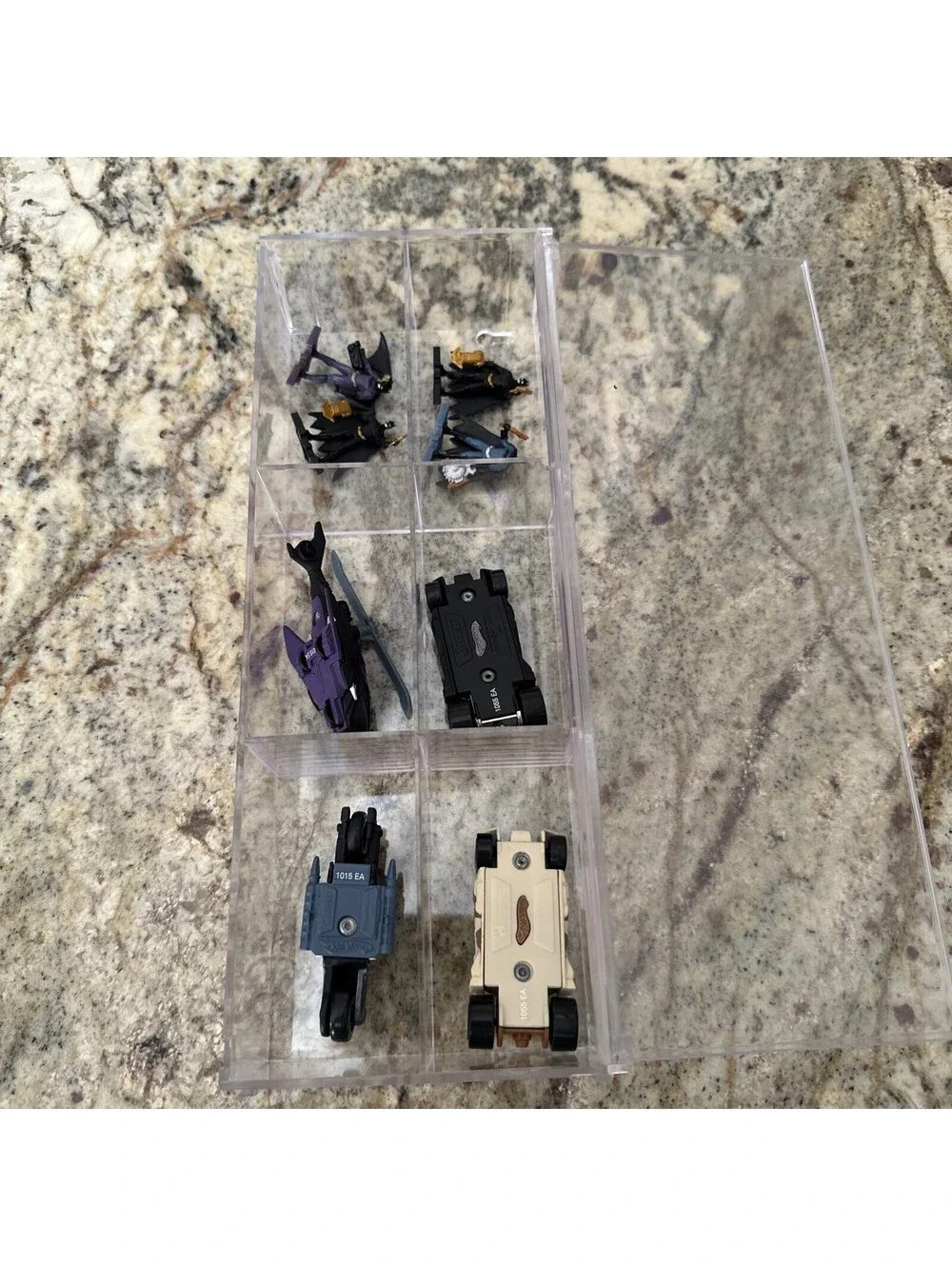 4x Hot Wheels Batman Vehicles & 4x Batman Mini Figures + Display Case